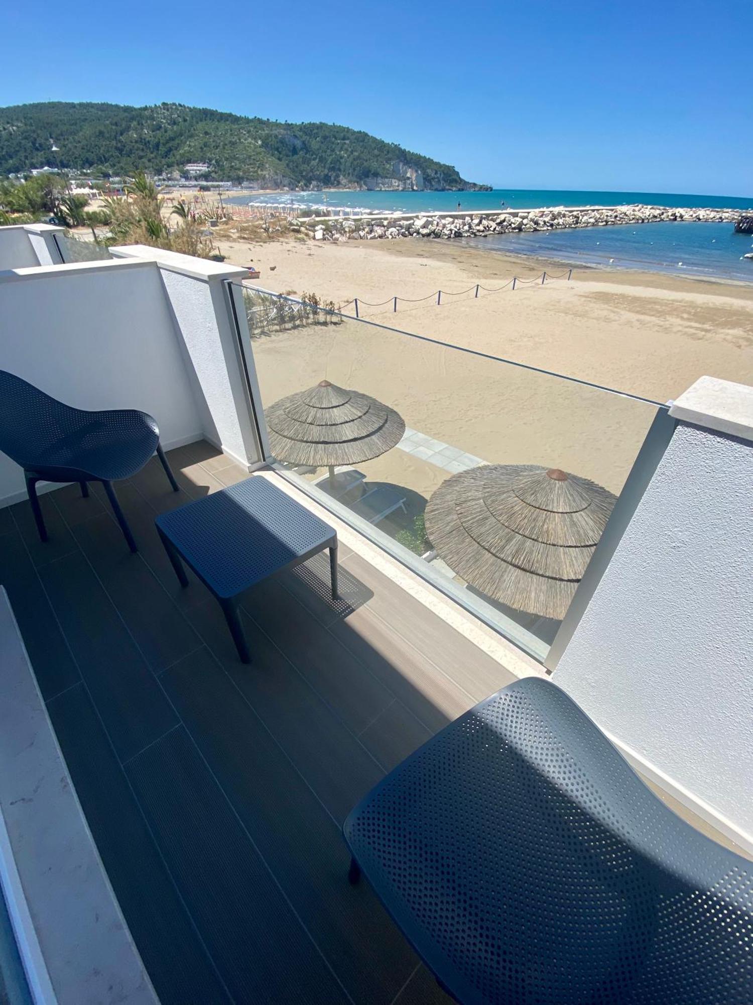 Marina Bay Beach Suites Peschici Exterior photo