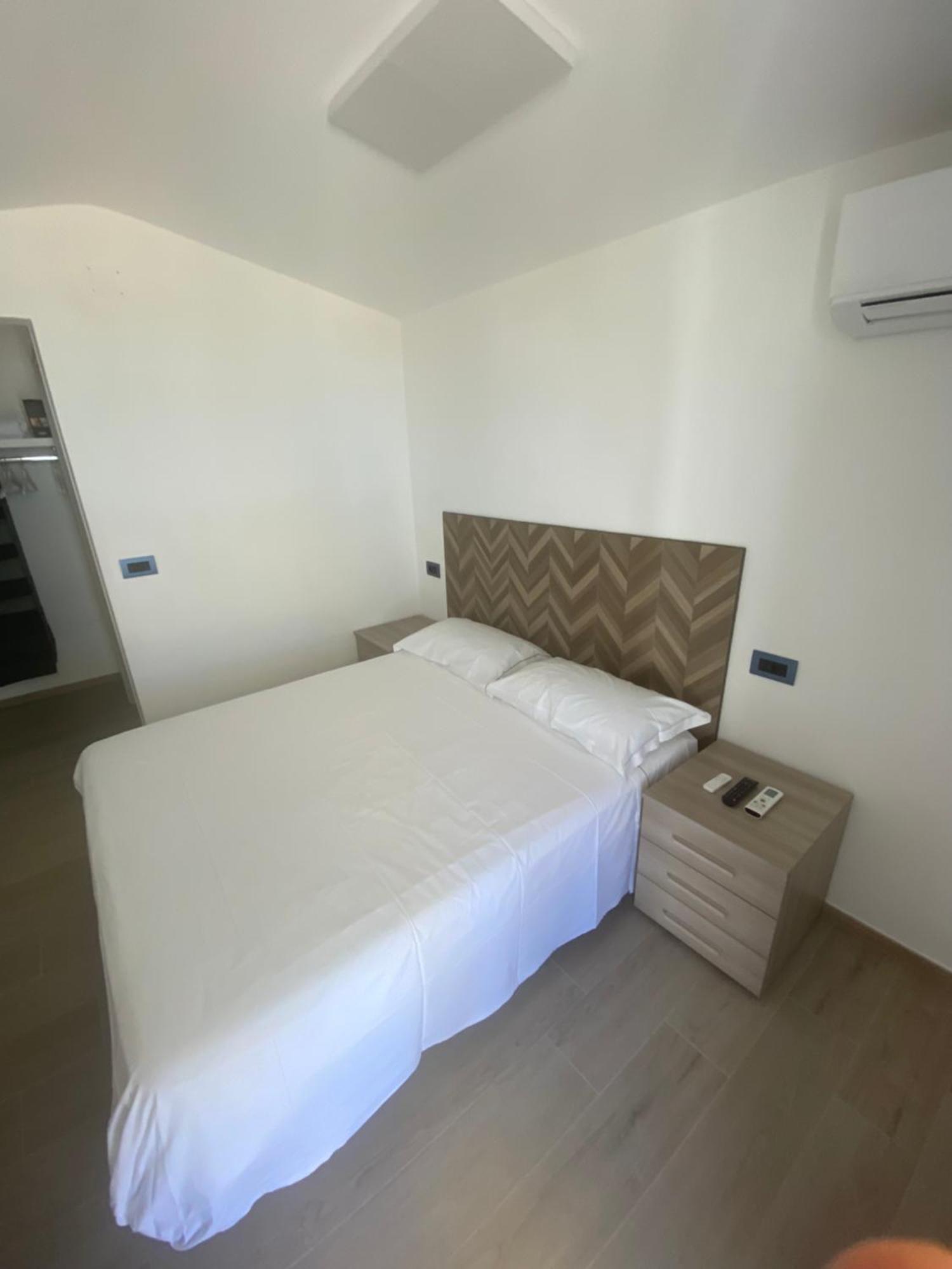 Marina Bay Beach Suites Peschici Exterior photo